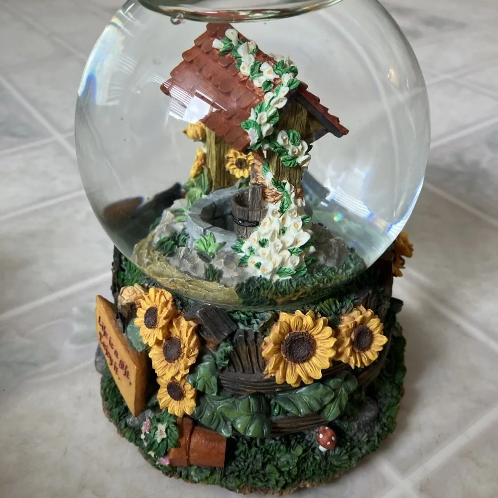 Herco Professional Gift snow globe Musical Everything Is Beautiful‎ Wishing Well